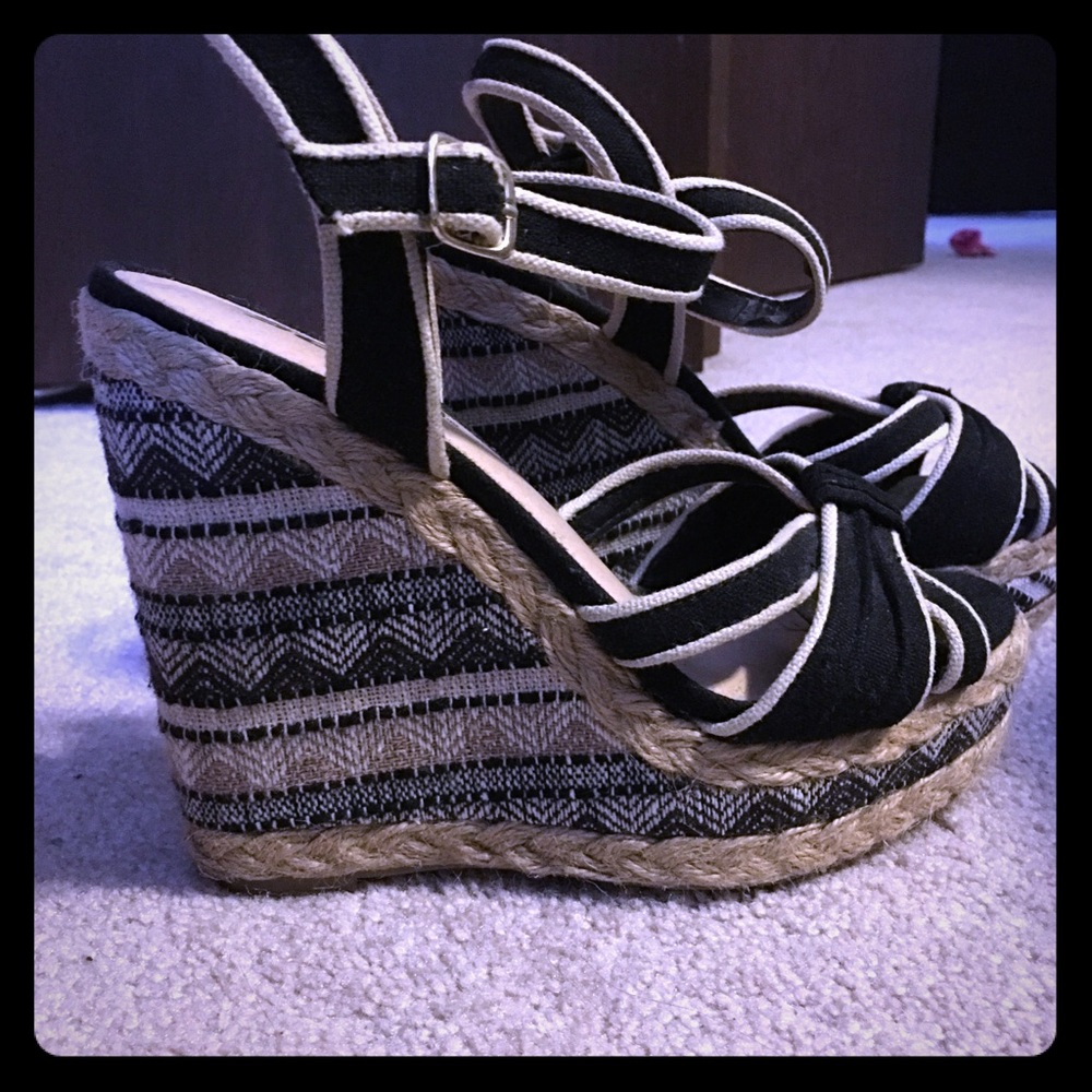 Summer wedges